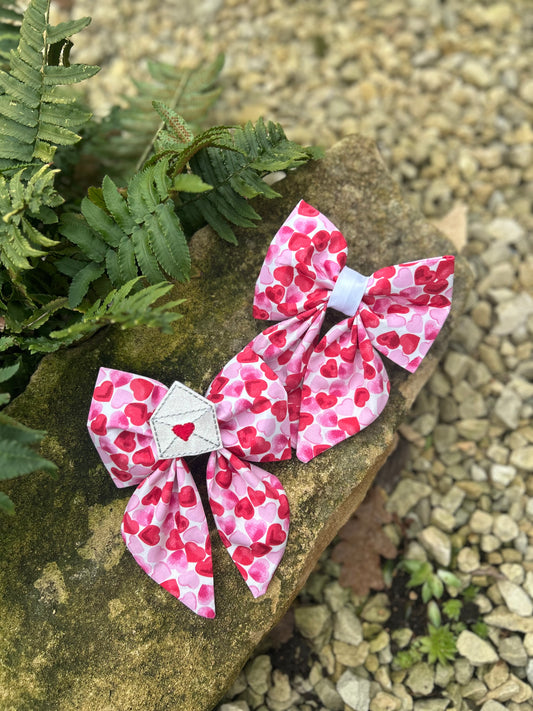 HEART CONFETTI LOVE LETTERS BOW