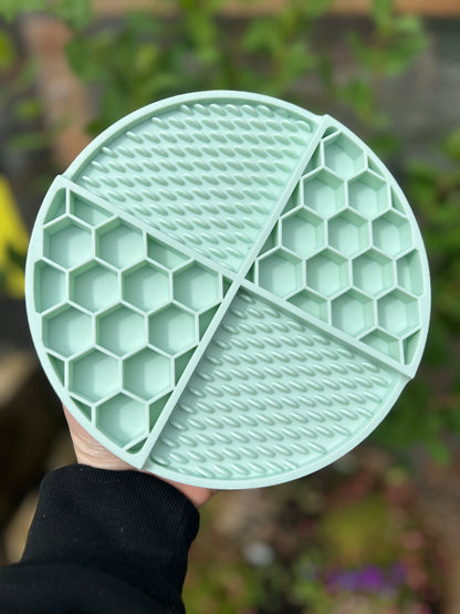 DUAL TEXTURE HONEYCOMB LICKMAT SLOW FEEDER TRAY