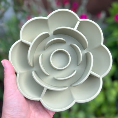 FLOWER SILICONE SLOW FEEDER BOWL