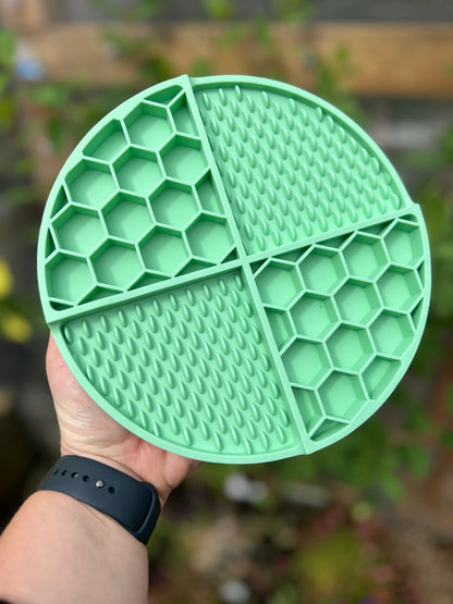 DUAL TEXTURE HONEYCOMB LICKMAT SLOW FEEDER TRAY